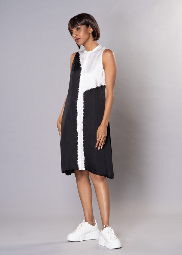 SHADOW WHITE BLACK BLOCK DRESS